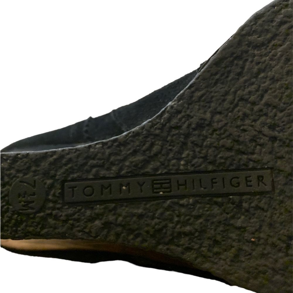 Tommy Hilfiger Ankle Boots , size 7 1/2M, Color Black, Suede. - Picture 4 of 5